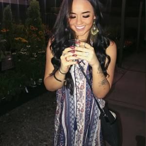 Meet your Posher, Chloe